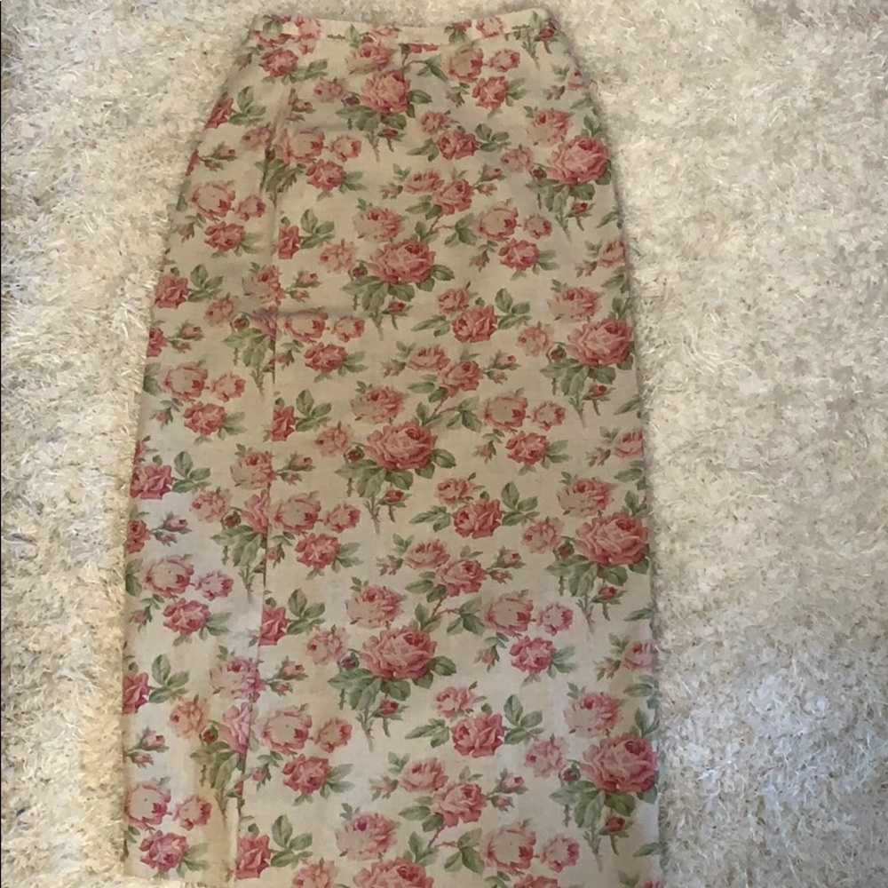 Flowered skirt